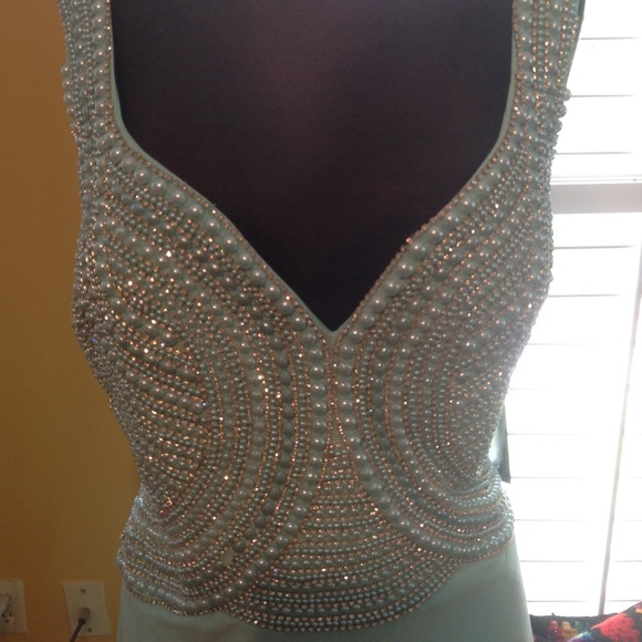 Nina Canacci evening gown - Picture 2 of 8